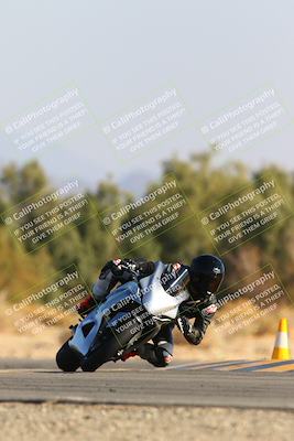 media/Jan-14-2024-SoCal Trackdays (Sun) [[2e55ec21a6]]/Turn 7 (140pm)/